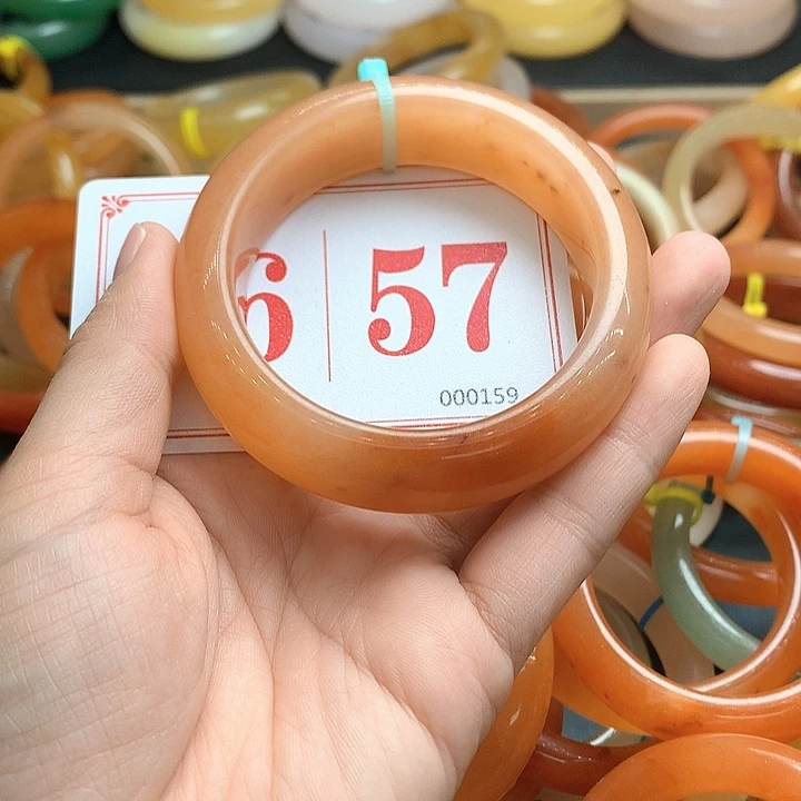 未镶嵌石英质玉（黄龙玉）手镯好*呐