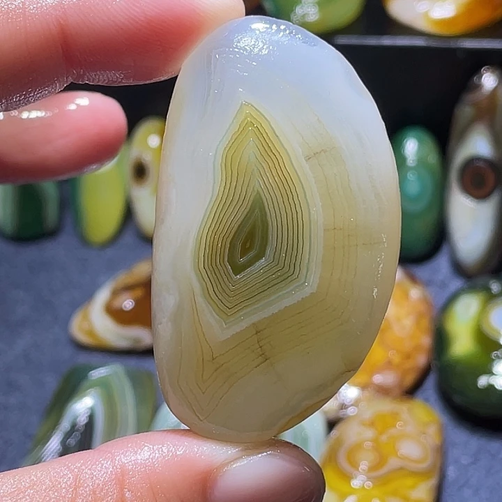 玛瑙/玉髓未镶嵌珠宝奇石
