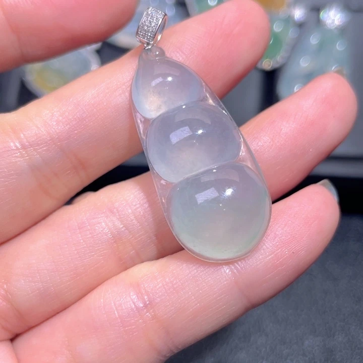 颈饰18K金镶嵌翡翠翡翠