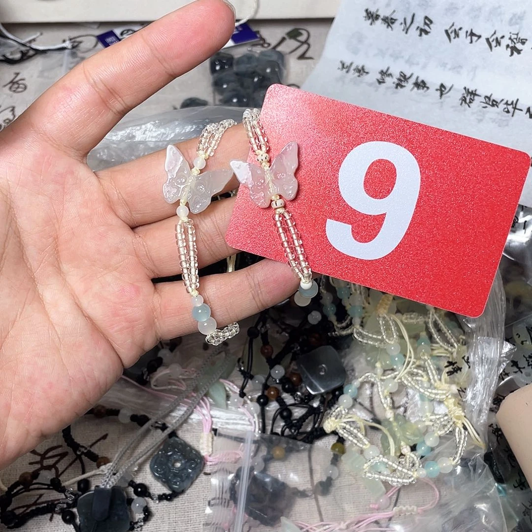 蛇纹石玉颈饰合金