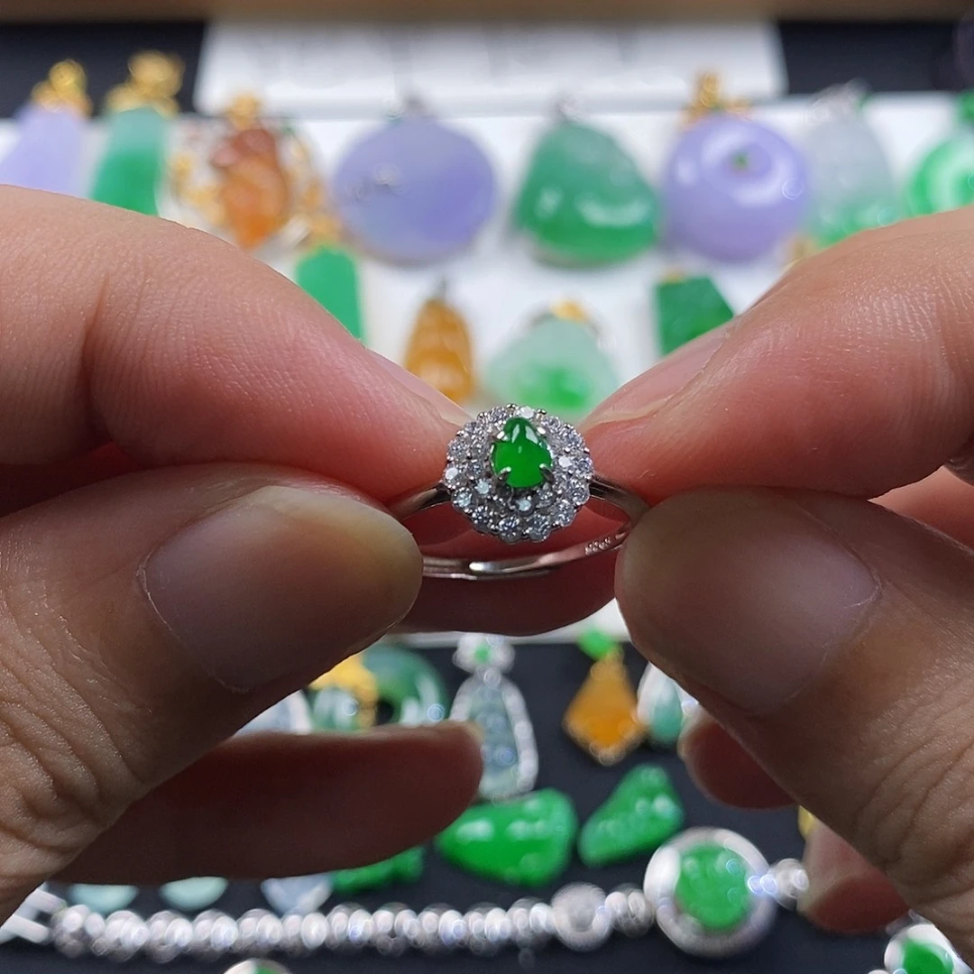 翡翠未镶嵌戒指翡翠