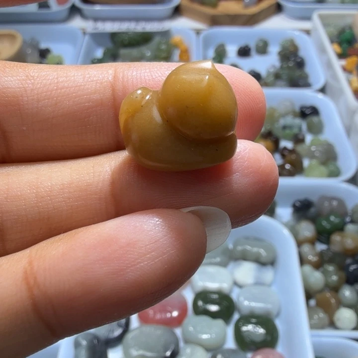 未镶嵌和田玉珠宝半成品