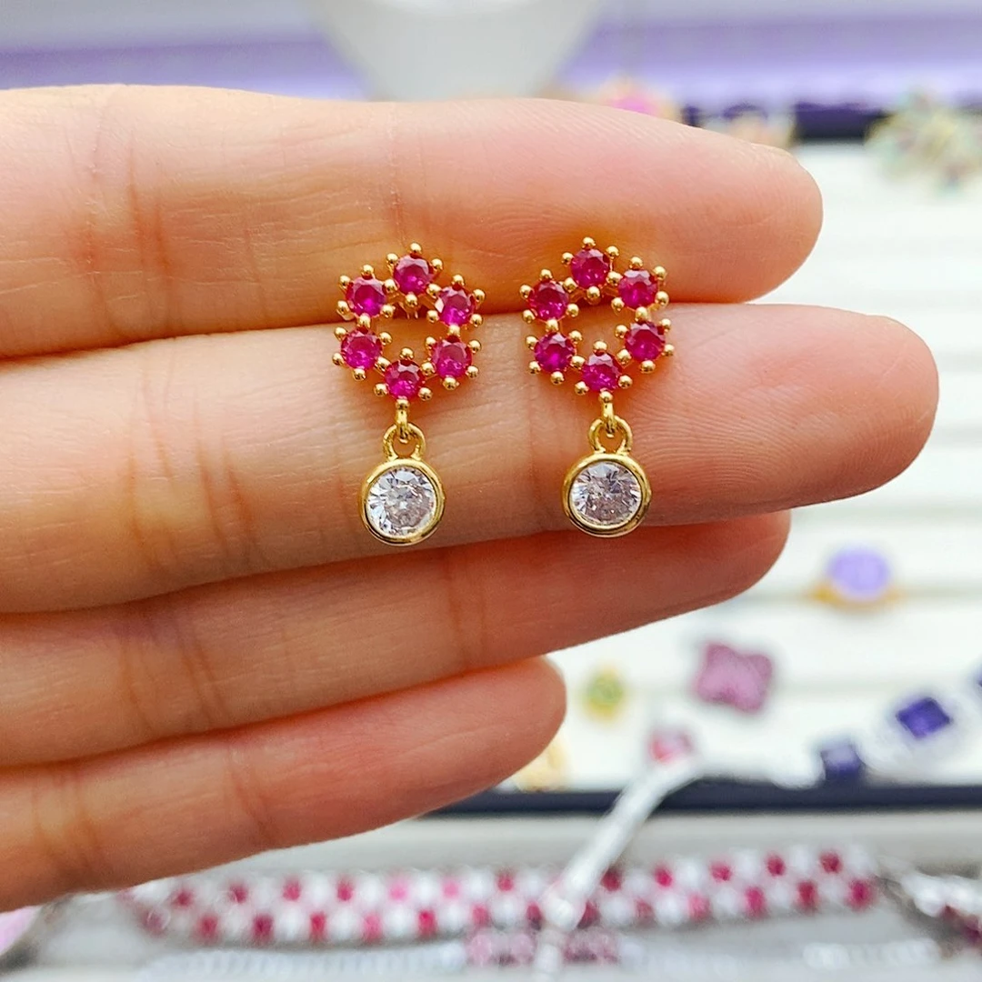 未镶嵌耳饰红宝石