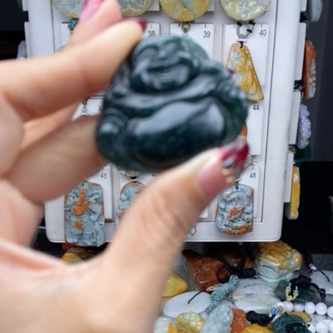 翡翠颈饰未镶嵌翡翠