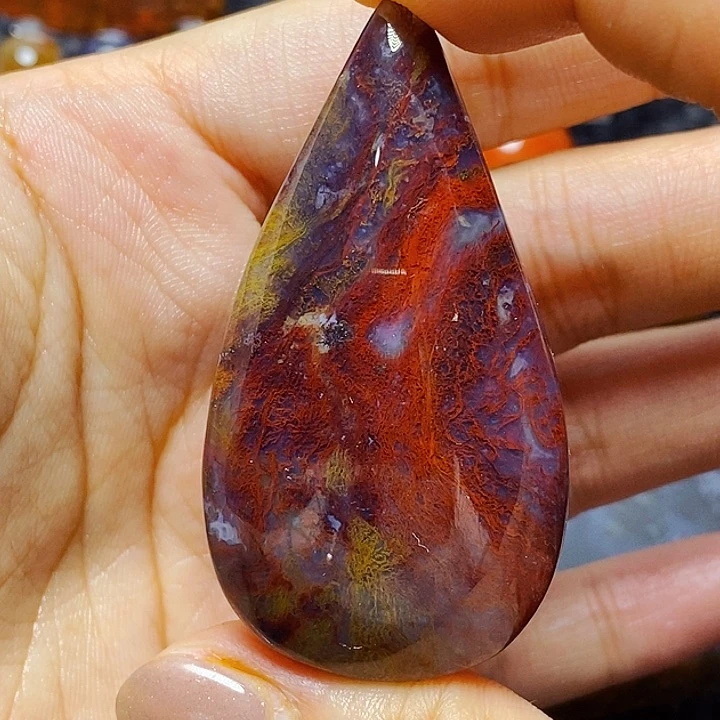 玛瑙/玉髓颈饰未镶嵌小*娃