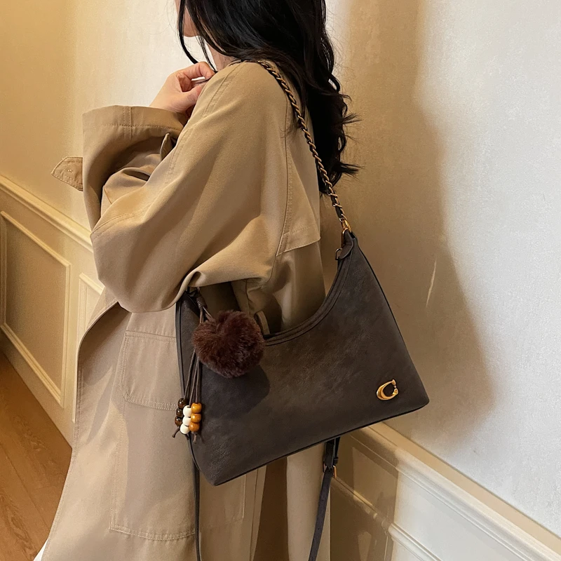 高级感大容量包包女式新款秋冬复古百搭斜挎包爆款单肩腋下包