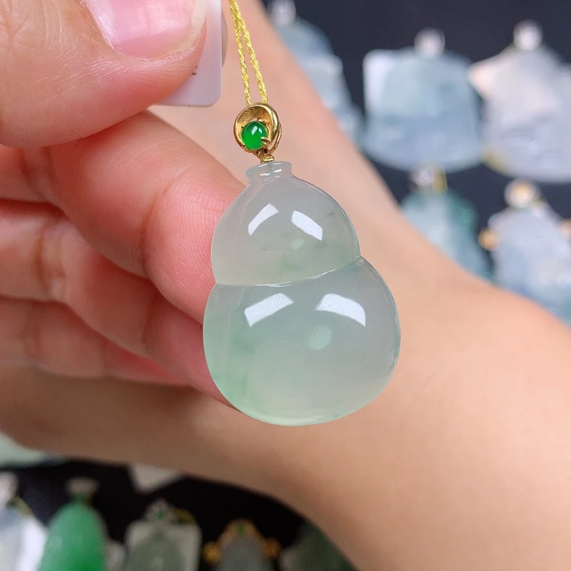 【闪购商品】翡翠18K金镶嵌颈饰葫芦