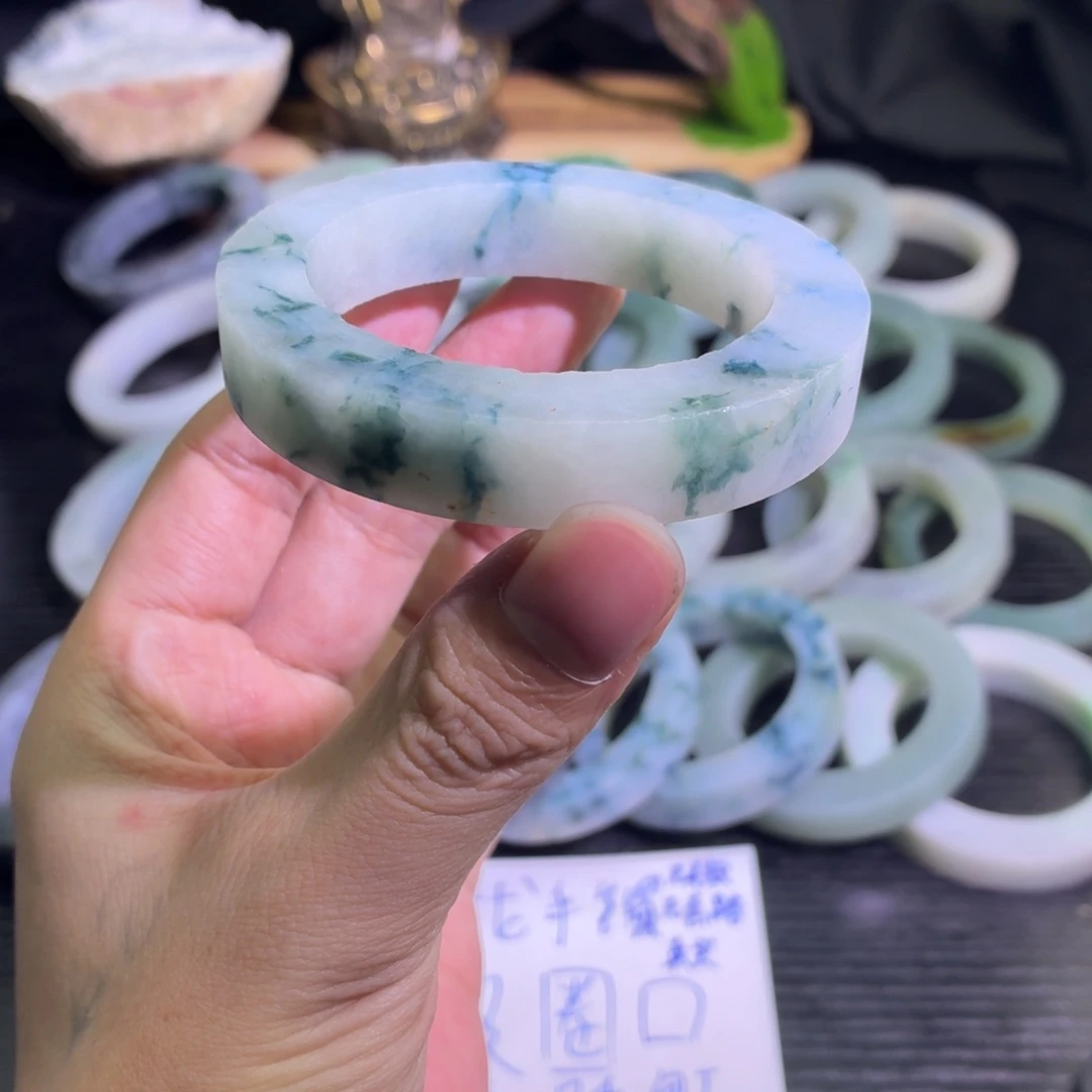 定制翡翠未镶嵌天然翡翠A货毛胚手镯定制