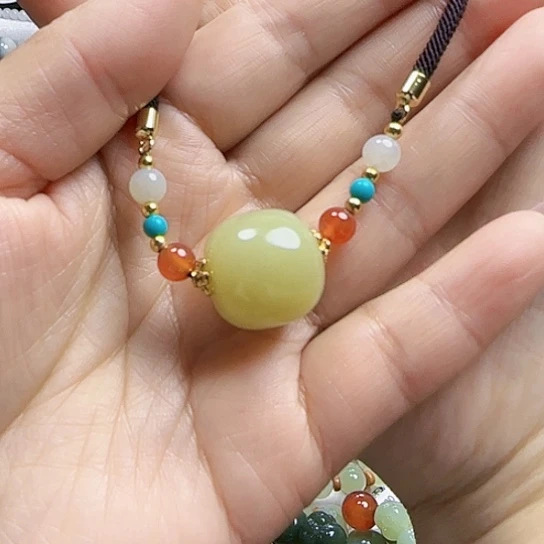 和田玉颈饰未镶嵌