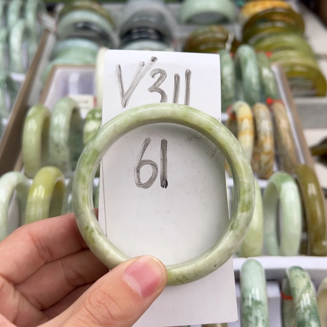 岫玉手镯未镶嵌天然岫玉微瑕