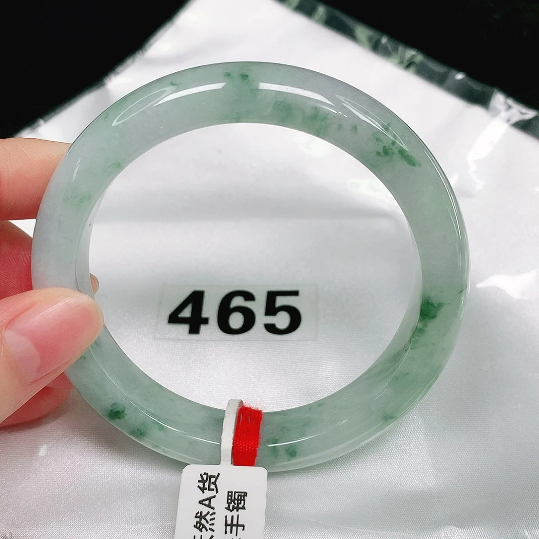 翡翠手镯未镶嵌翡翠手镯未镶嵌