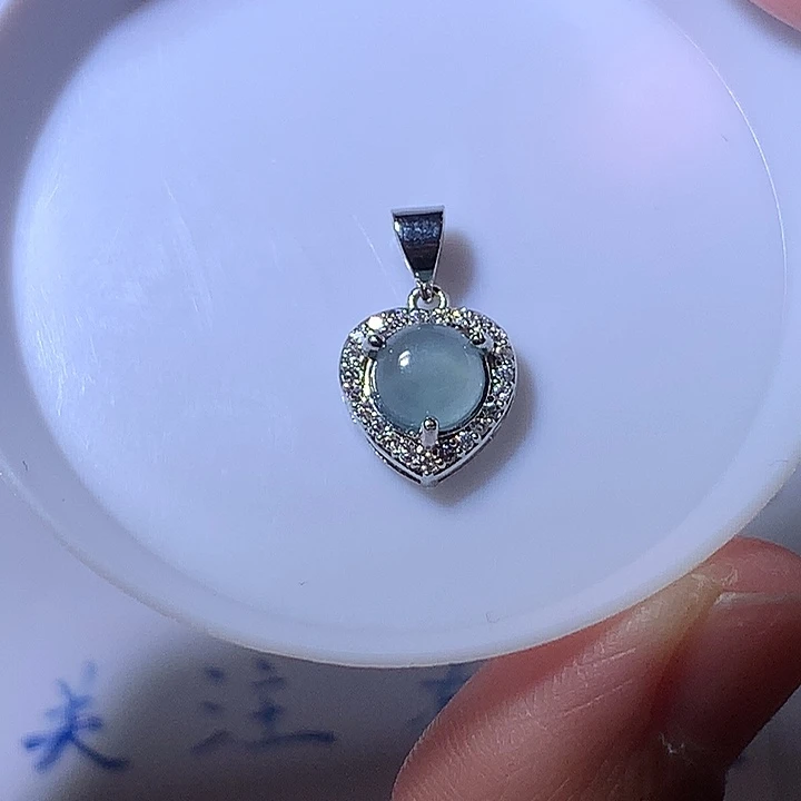 翡翠未镶嵌颈饰圆形蛋面，合金镶嵌吊坠