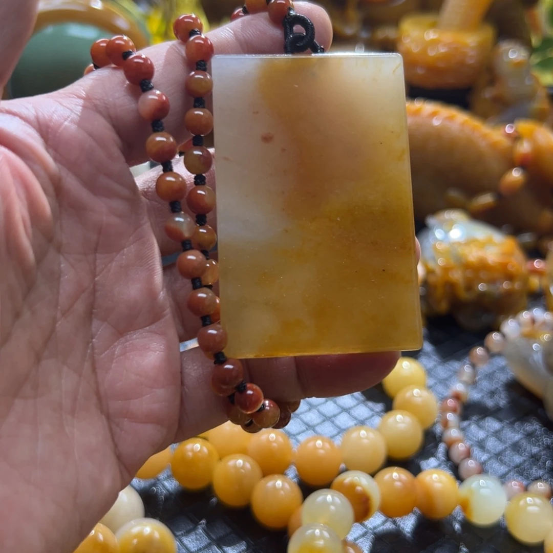 石英质玉未镶嵌颈饰