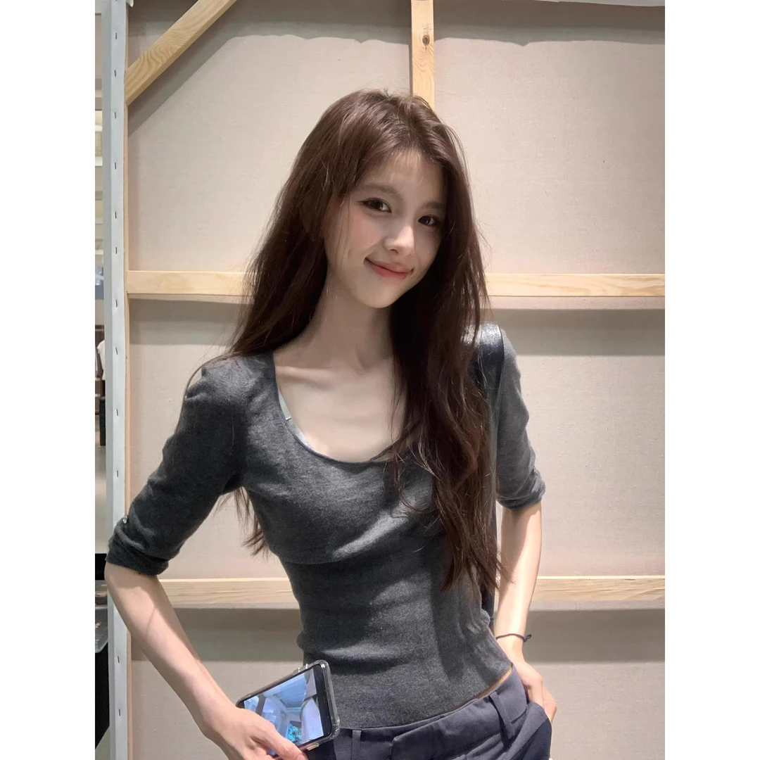 灰色U领中袖T恤女夏季薄款设计感纯欲辣妹修身显瘦小个子短款上衣