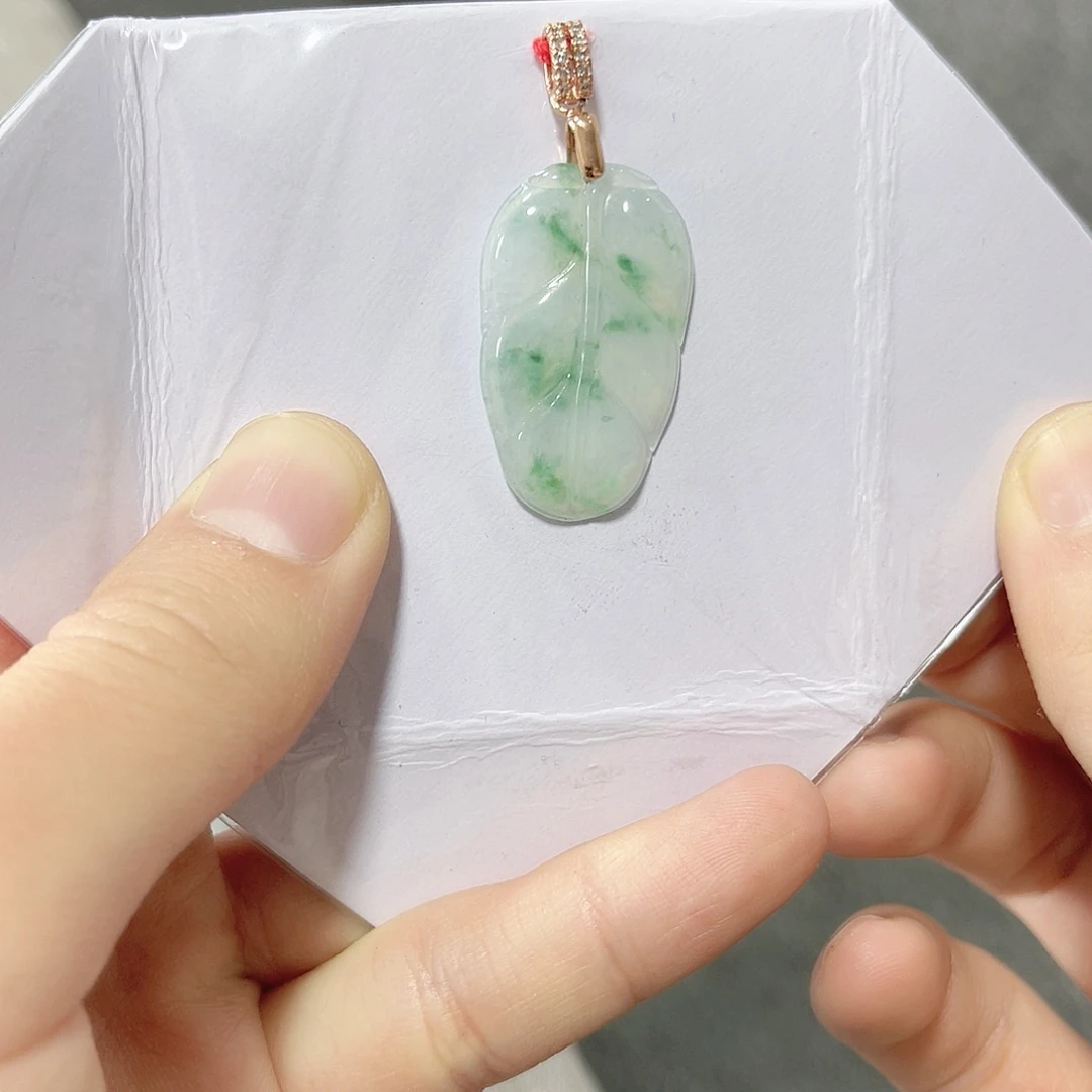 翡翠颈饰银S925镶嵌挂件。k k