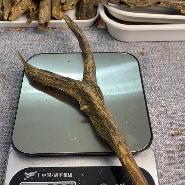 沉香碎屑沉香原材料
