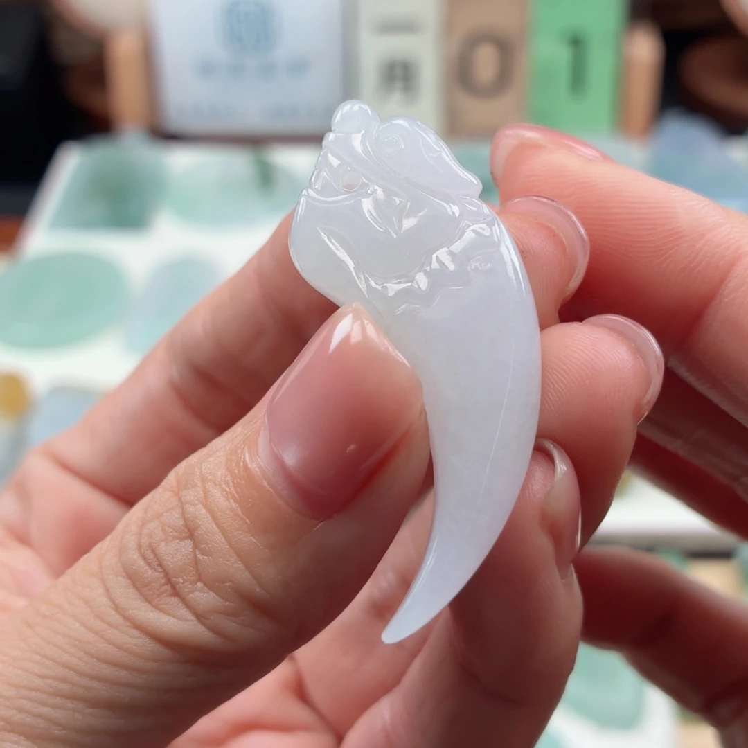 翡翠未镶嵌颈饰天然A货翡翠