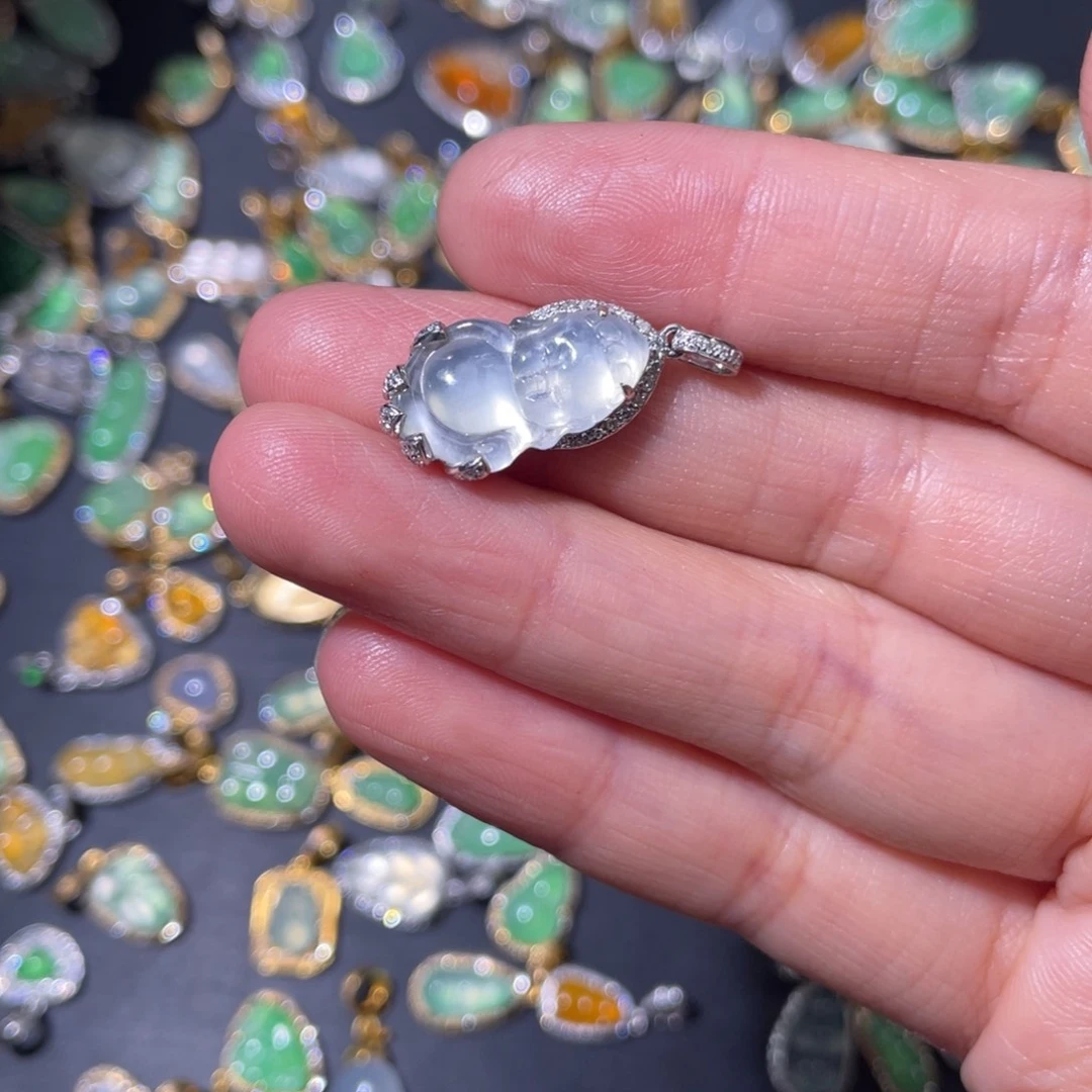 翡翠颈饰18K金镶嵌蔡*珊天然