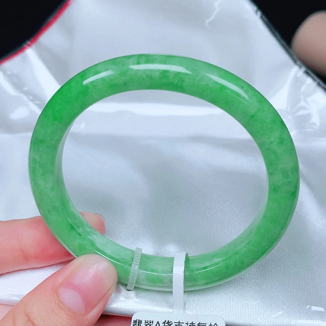 翡翠未镶嵌手镯（贵妃镯）贵妃54