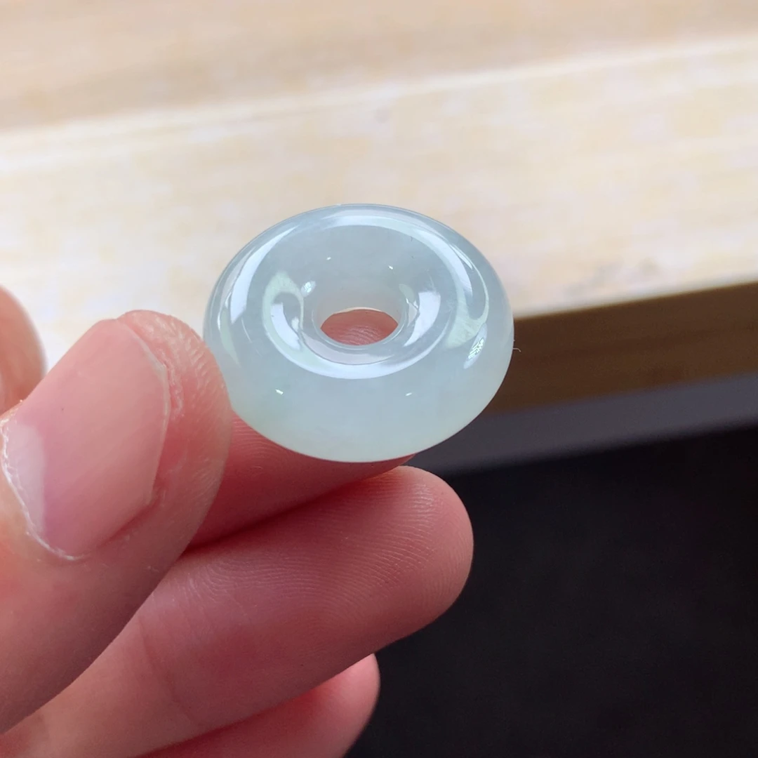 翡翠颈饰未镶嵌吊坠