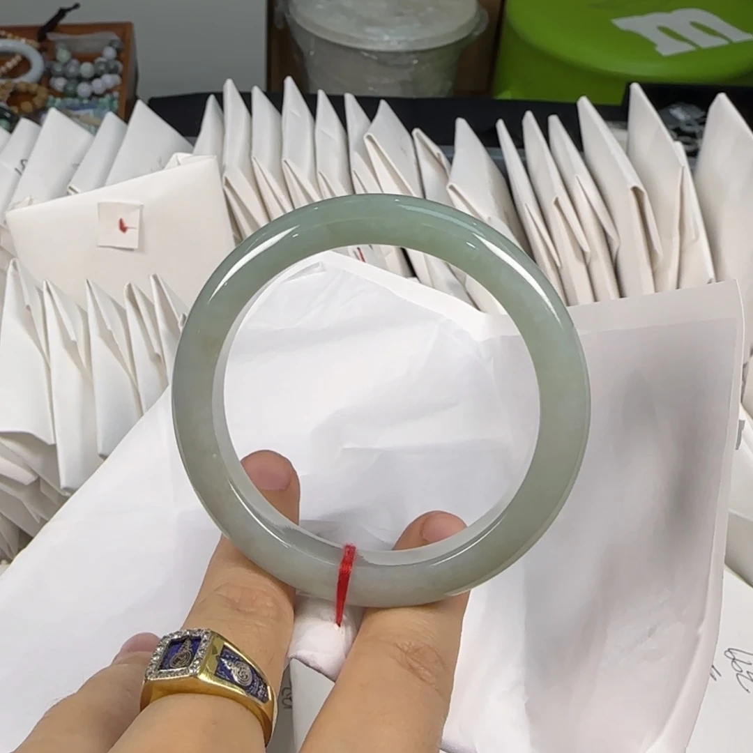 翡翠手镯未镶嵌种水特价