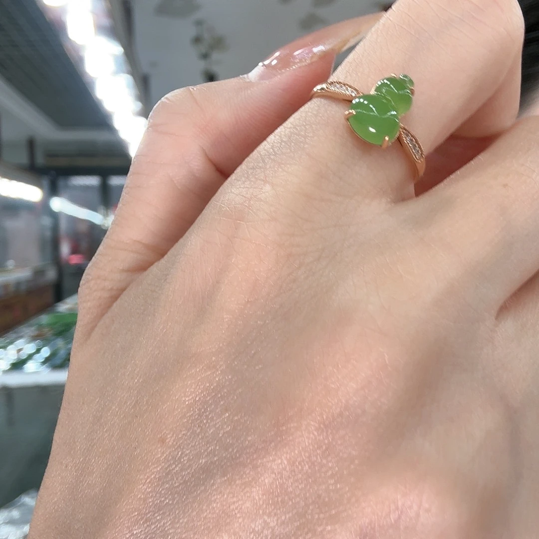 和田玉戒指18K金镶嵌混****王