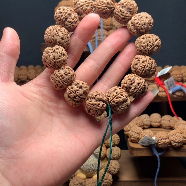 吊坠金刚菩提古龙蜂窝梅花23mm