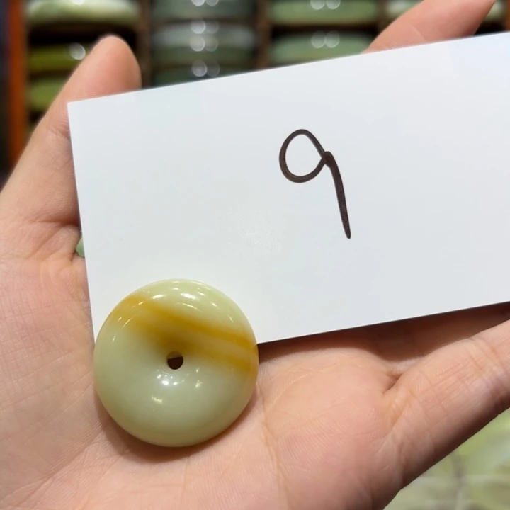 未镶嵌岫玉手镯天然