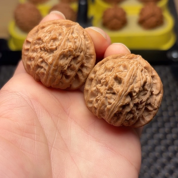 文玩核桃吊坠39全品球白白狮子