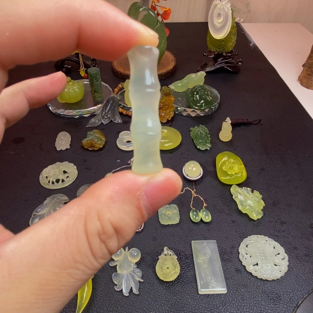 蛇纹石玉合金颈饰