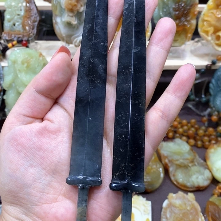 用***7蛇纹石玉未镶嵌珠宝奇石