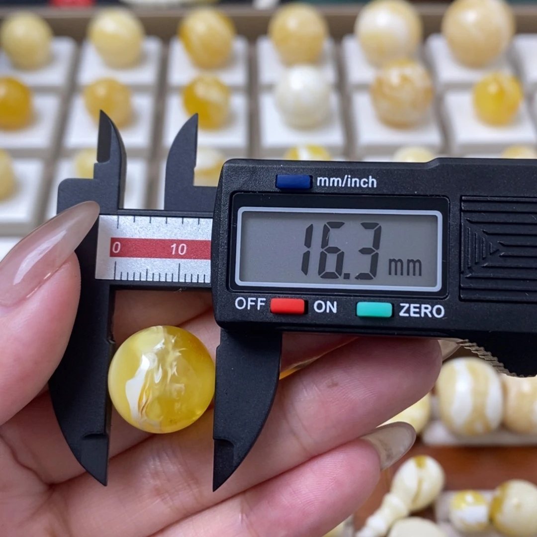 未镶嵌琥珀珠宝奇石