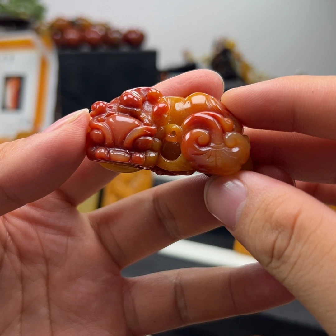 未镶嵌石英质玉（黄龙玉）黄龙玉
