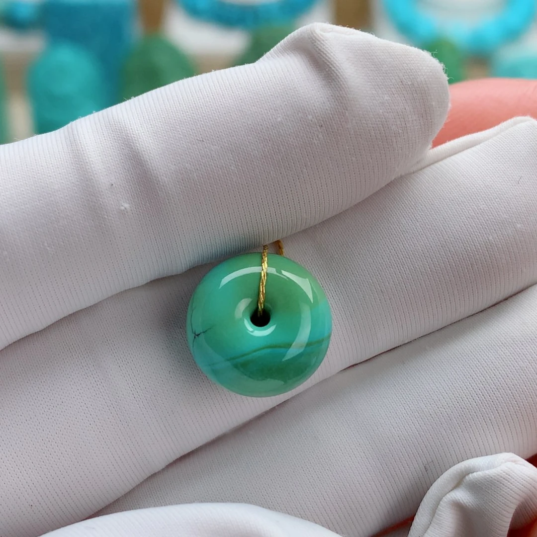 绿松石未镶嵌挂件