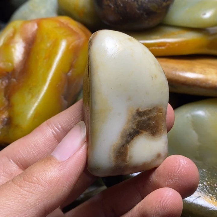 未镶嵌和田玉（糖玉）挂件