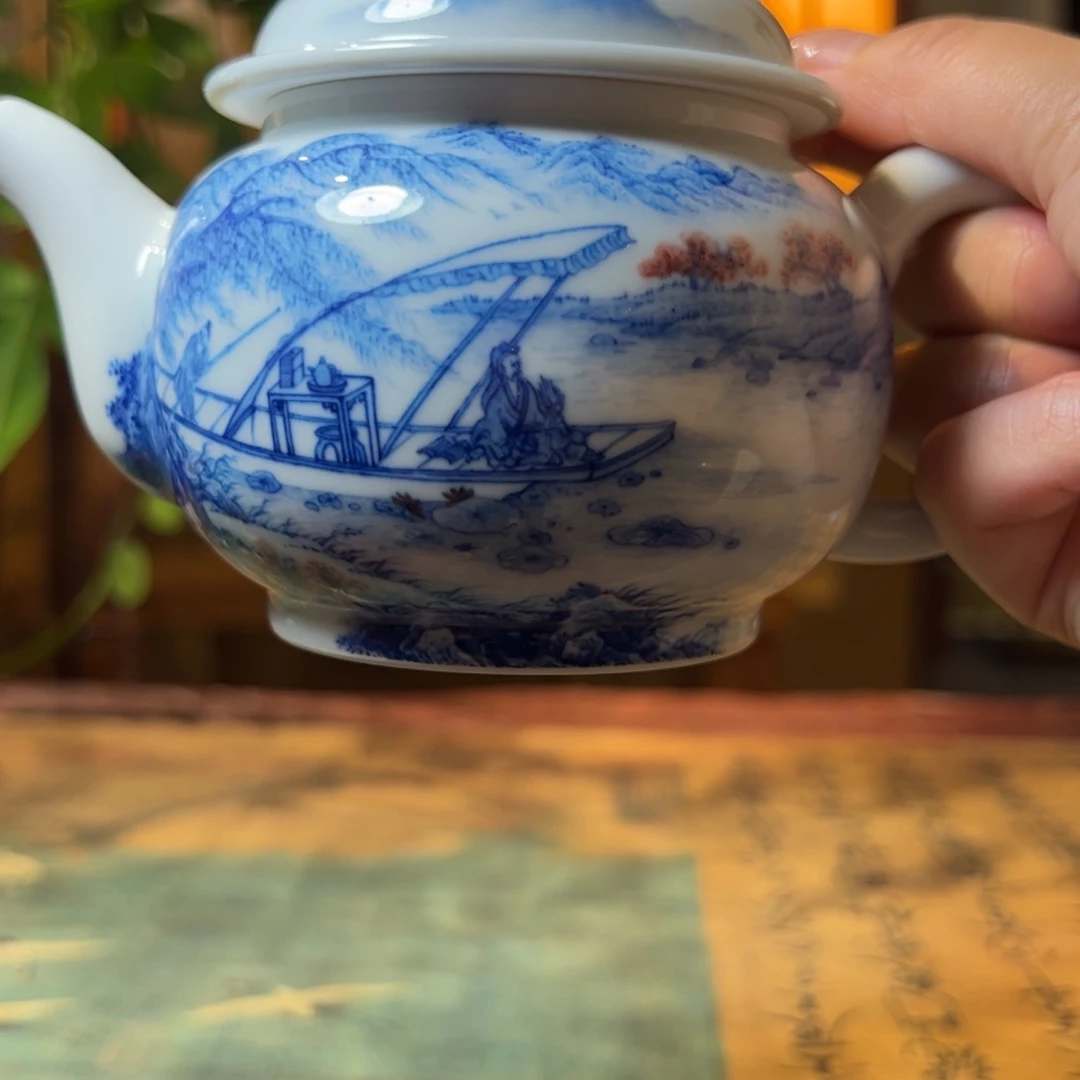 青花意境工笔山水人物壶