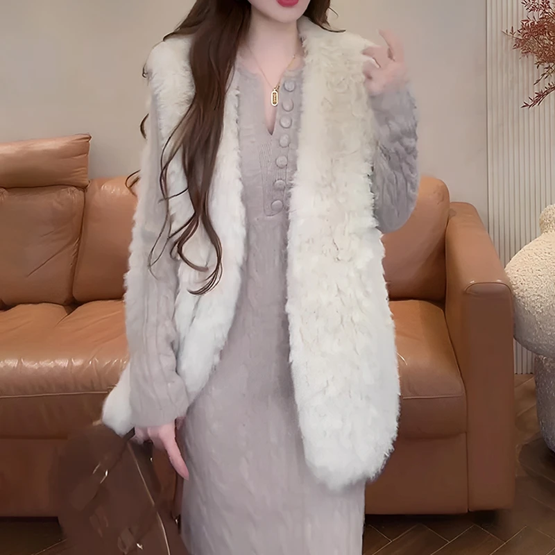 2025秋冬新款女士高级感杏色中长款马甲无袖保暖加厚毛毛坎肩外套
