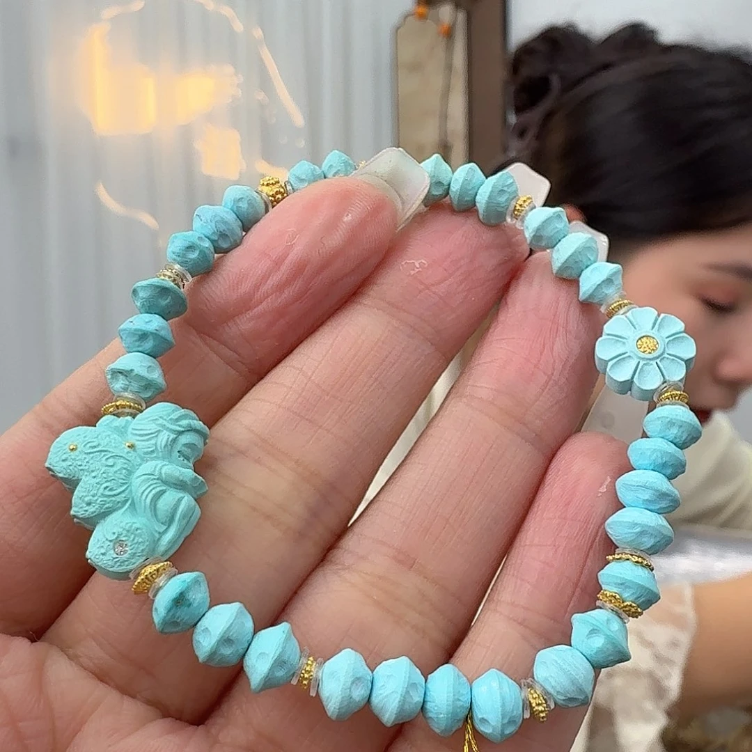 绿松石18K金镶嵌挂件