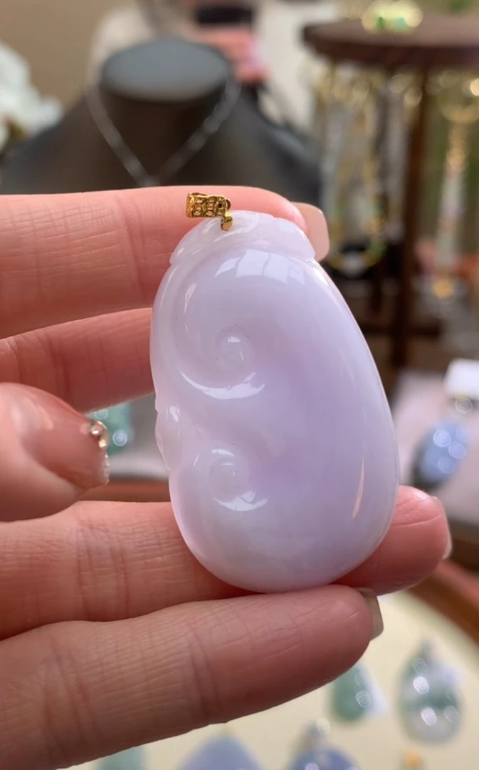 天然A货翡翠吊坠