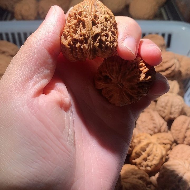 咪***乐文玩核桃吊坠南疆