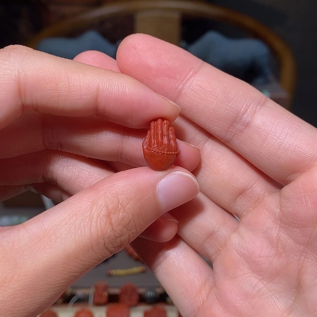 颈饰未镶嵌南红玛瑙