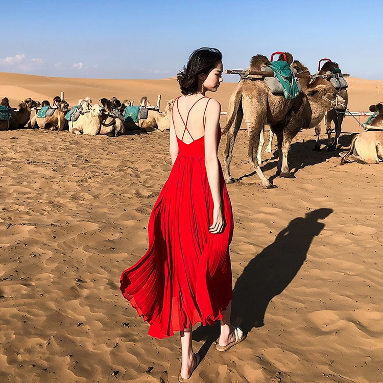 夏季新款韩风气质A字裙2025复古国风女装压褶性感吊带连衣裙F568