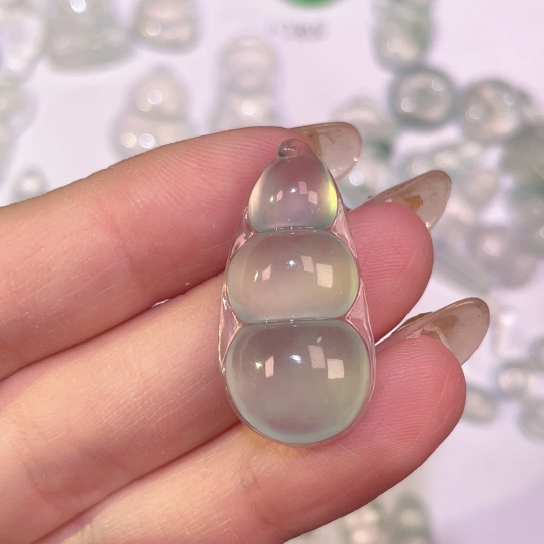 翡翠未镶嵌颈饰裸石