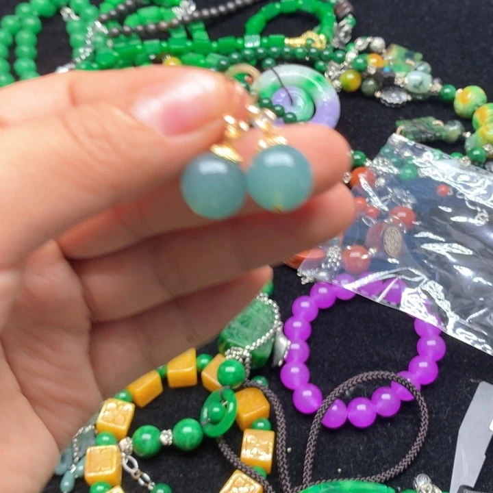 颈饰未镶嵌翡翠吊坠