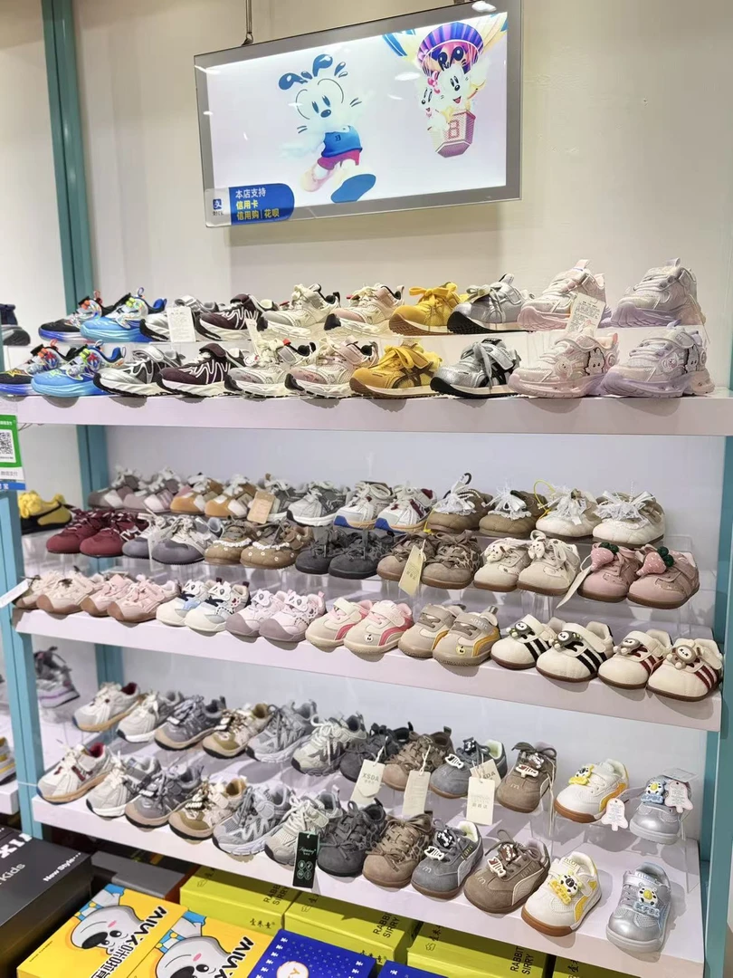 新款2025冬季超软回弹软底儿童运动鞋