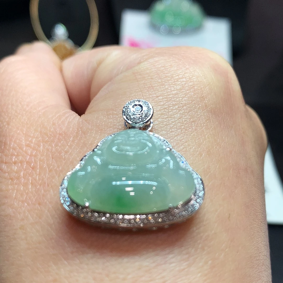 翡翠颈饰18K金镶嵌灯牌补贴 24小时确认5星好评或申退