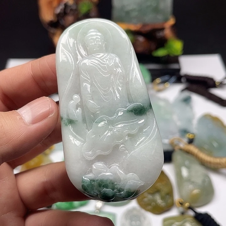 翡翠未镶嵌颈饰阿米