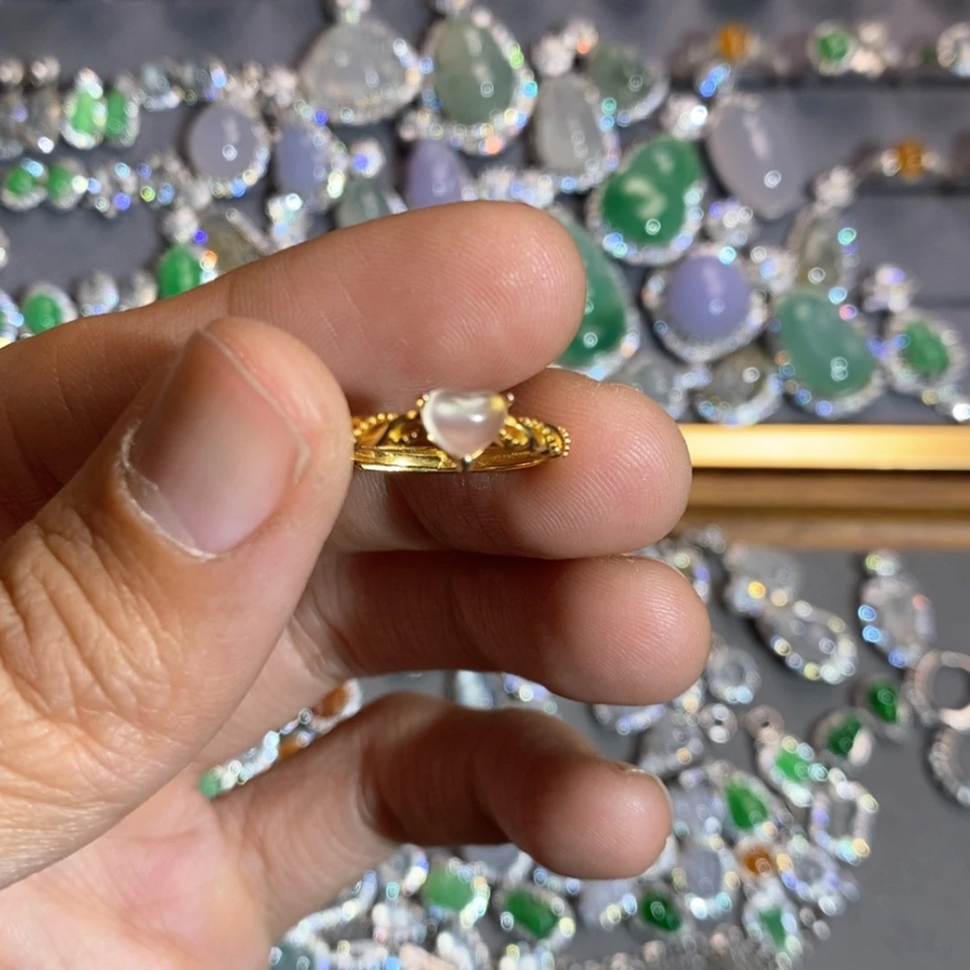 【闪购商品】翡翠颈饰未镶嵌雾*夏翡翠