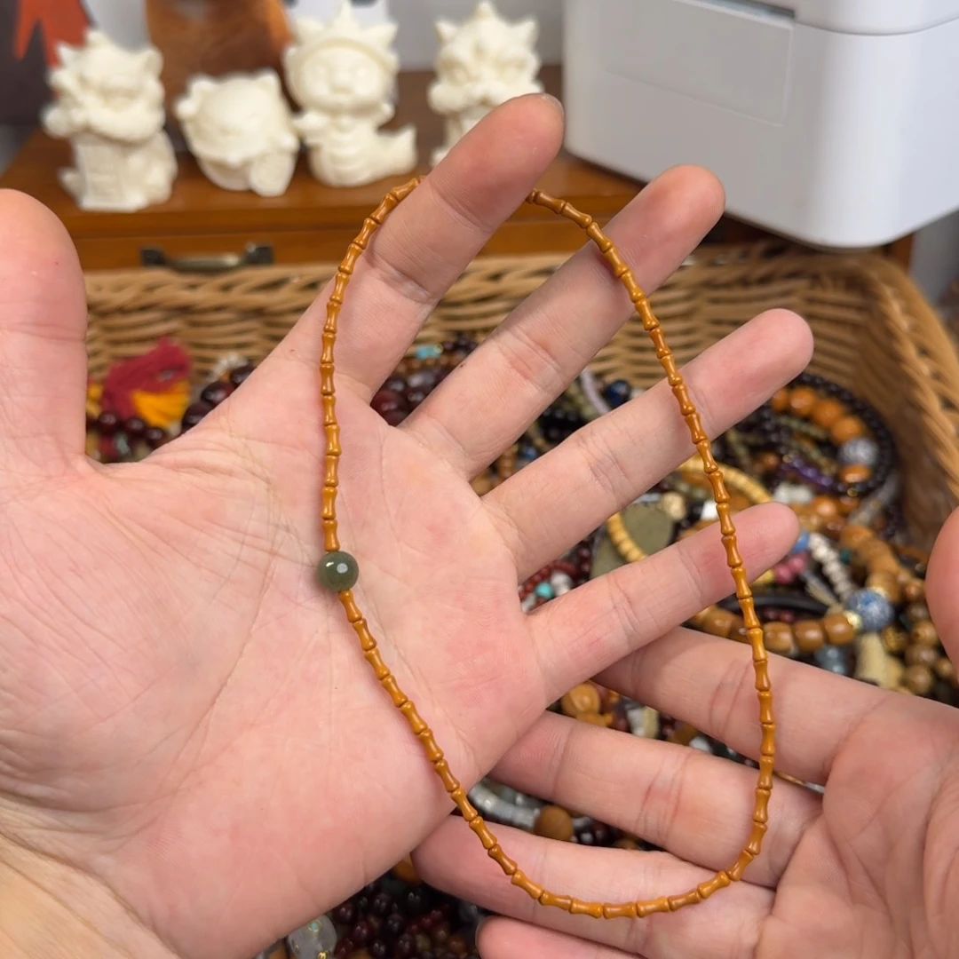 和田玉（糖玉）颈饰未镶嵌