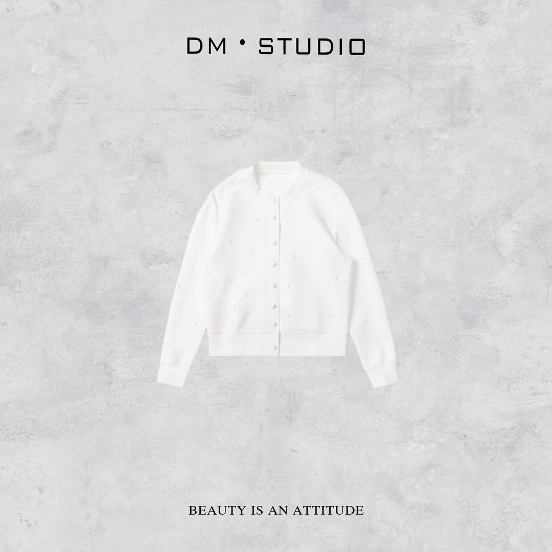 DEDM-DM•STUDIO/纯色极简风休闲百搭串珠排扣圆领长袖外套（66538）